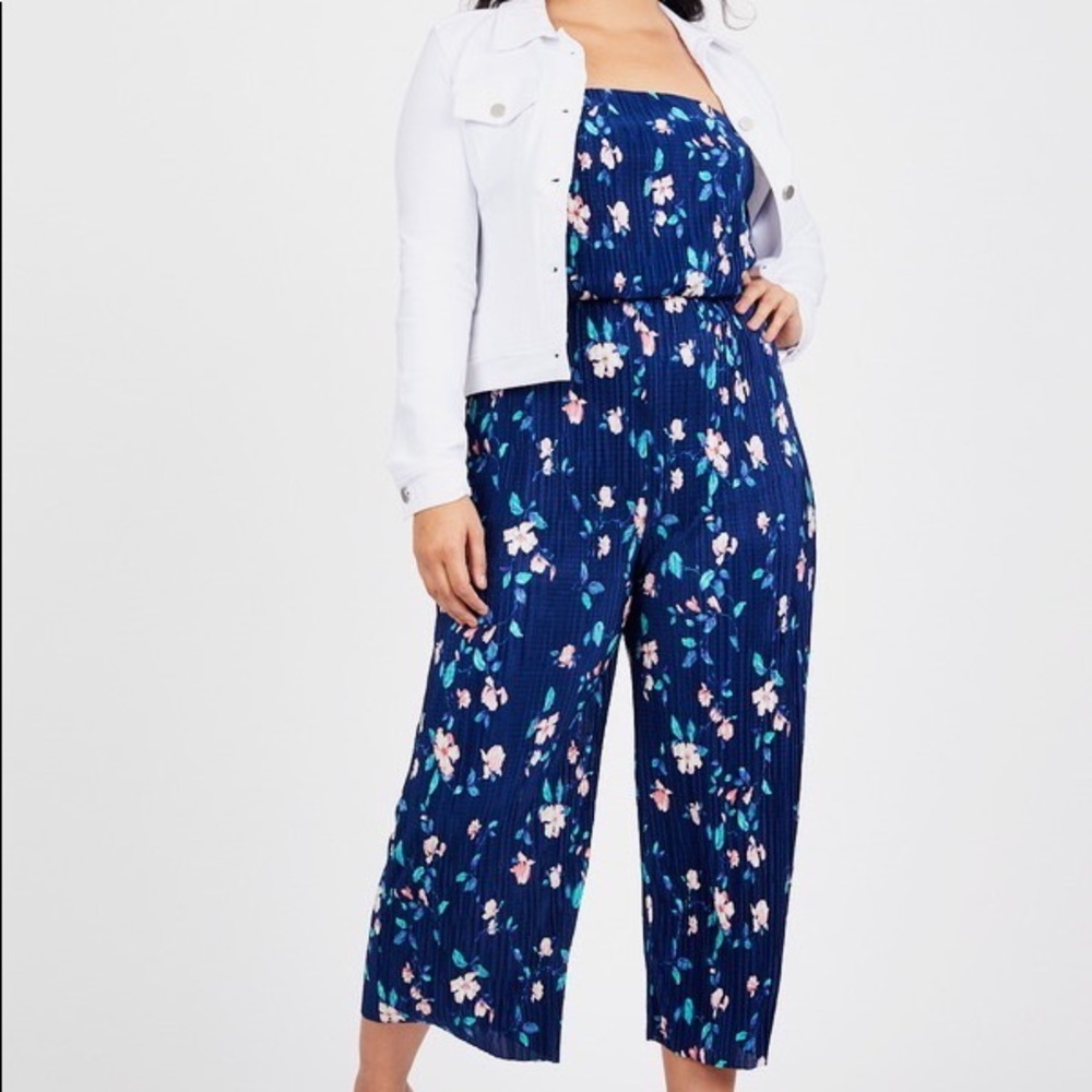 ⭐️pleated floral jumpsuit⭐️